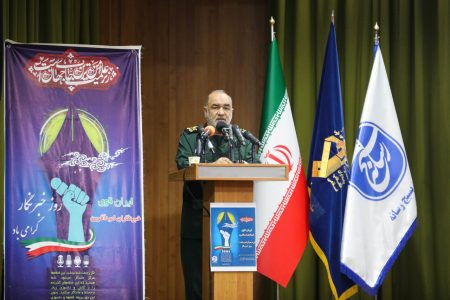 بسیج و تفکر بسیجی فرمول حل همه مشکلات کشور است