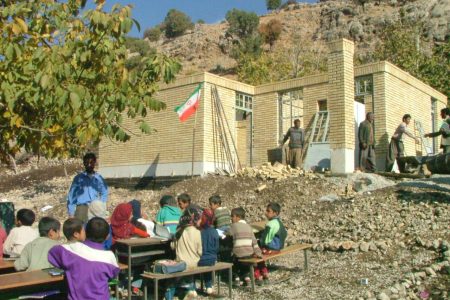 جذب ۷۰ هزار نیرو در مدارس/ توزیع شیر در ۲۱ استان
کشور