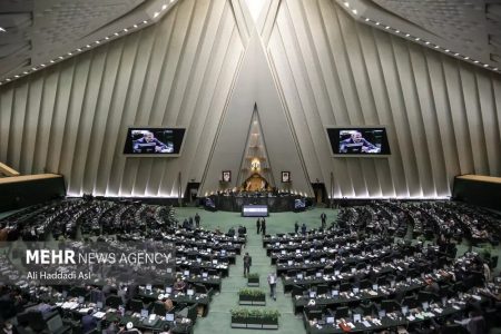 وزرای خارجه و دفاع به مجلس می‌روند
