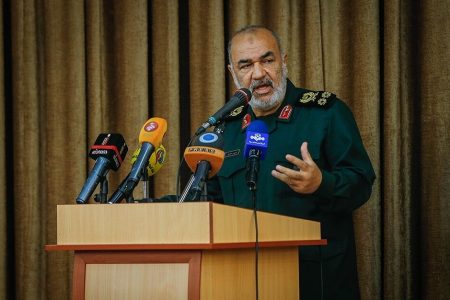 ایران با ترکیب با اسلام به یک قدرت بزرگ تبدیل شده
است