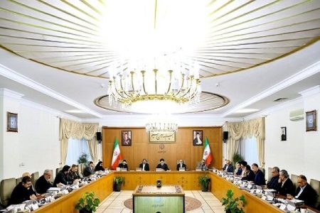 دستور رییسی برای رسیدگی فوری و جدی به امور خانواده شهدای
کرمان