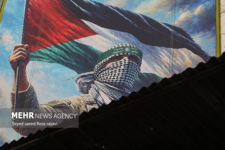 پرچم سفید را در برابر اسراییل بالا نمی‌بریم