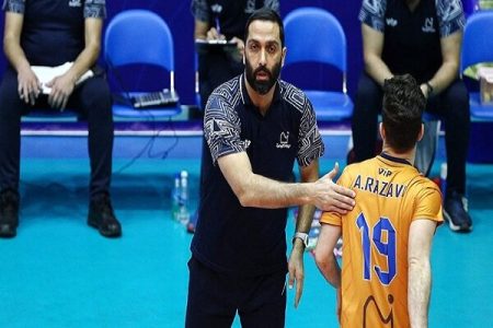 صمدی:برخی مربیان تافته جدابافته هستند/ فدراسیون تبعیض قائل
می‌شود