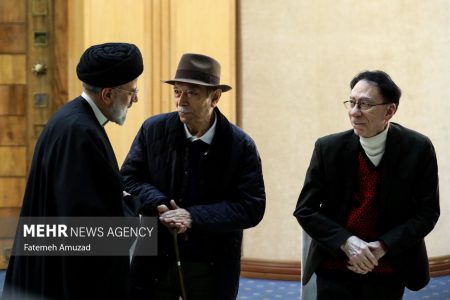 در دیدار رییس جمهور با هنرمندان چه گذشت؟/ طرح چند نکته
مهم