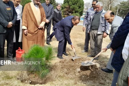 مدیران کل منابع طبیعی و مدیریت بحران اصفهان نهال غرس
کردند