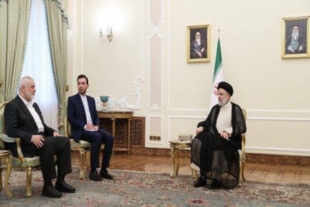 مقاومت مردم غزه، فلسطین را به مساله جهان تبدیل کرده
است