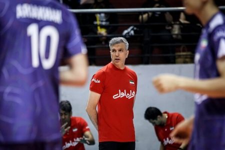 قزاق‌ها سیستم دفاعی خوبی داشتند/بازیکنانم
تاکتیک‌پذیرند