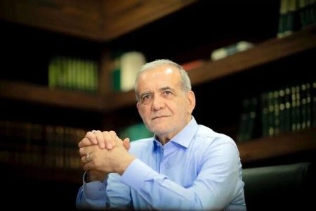 پزشکیان: جنایتکار را نمی‌توان با تشویق ایستاده تطهیر
کرد