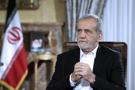 پزشکیان روز شعر و ادب فارسی را تبریک گفت