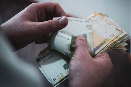 پیشنهاد افزایش ۲۰ درصدی دستمزد کارمندان برای سال
۱۴۰۴
