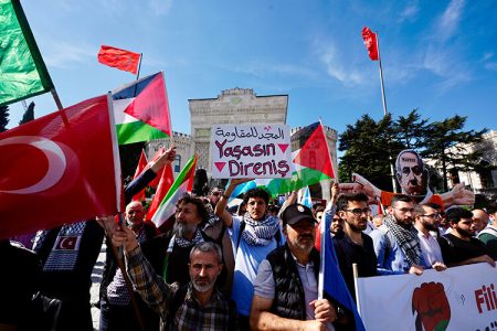 هجوم جوانان ترکیه به کشتی آلمانی حامل سلاح برای رژیم
صهیونیستی