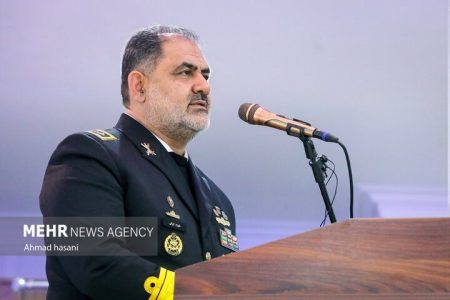 دریادار ایرانی: امروز کشورها از ما انتظار دارند به آنها
آموزش بدهیم