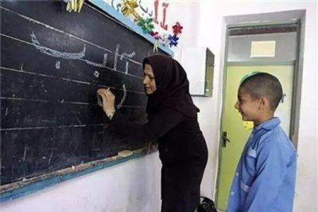 معلمان، پرچم‌داران توسعه و پایه‌گذاران تمدن انسانی