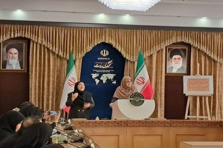 مهاجرانی: دانشجو باعث می‌شود توان شنیدن در مسئولان بالا
برود